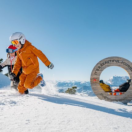 Spielen im Triassic Park Steinplatte