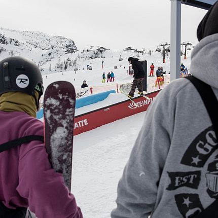 go-shred-hoodie-2