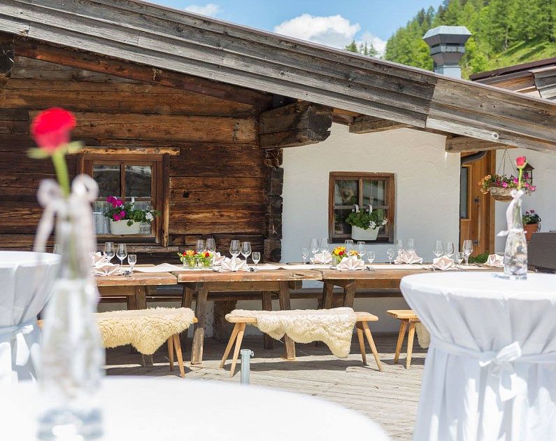 13710669-10155004405454908-4457787686811744924-o-stallenalm-hochzeit-2-7