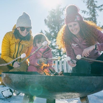 Marshmallowgrillen beim Triassic Park Steinplatte
